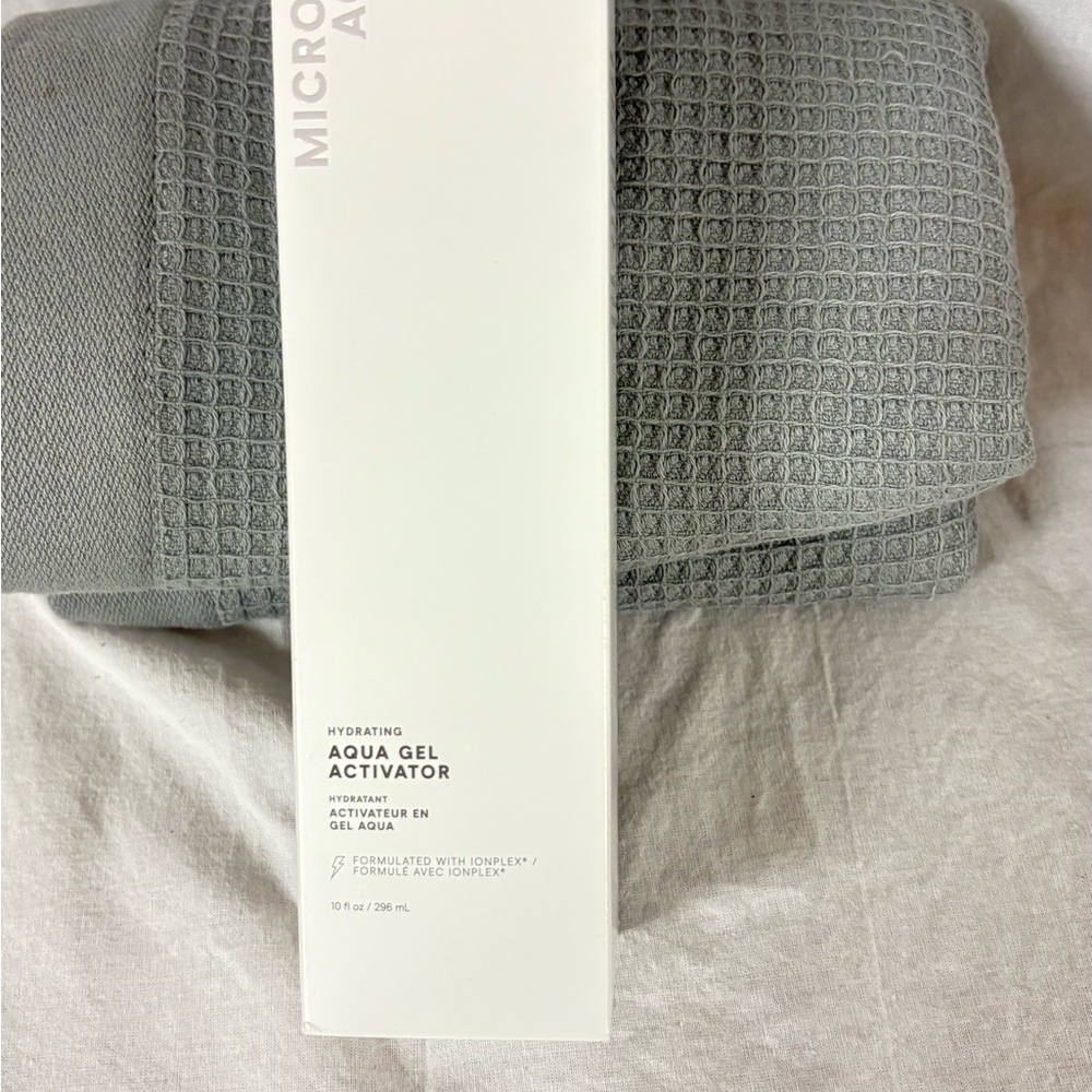Nuface | Microcurrent Activator | New